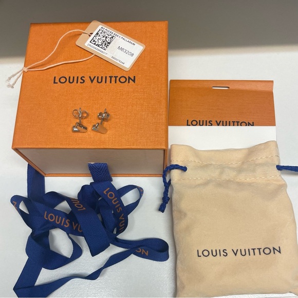 Louis Vuitton Essential V Stud Earrings- Silver - Picture 2 of 8